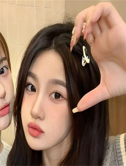 小杨哥爸的视频-红色恋人电影